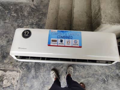 Dawlance 1.5 ton inverter ac for sale all ok