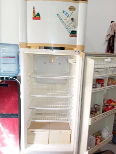 Waves Large Size Fridge / Excellent Cooling / Good condition /