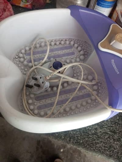 Pampering your foot with bubble spa