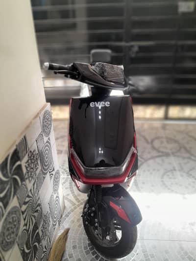 Evee Scooty New Condition