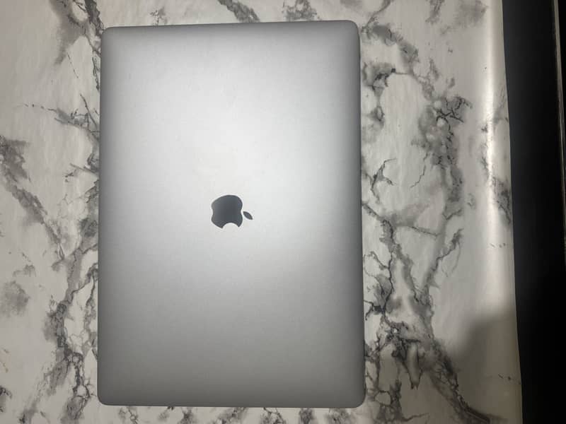 MacBook Pro 0
