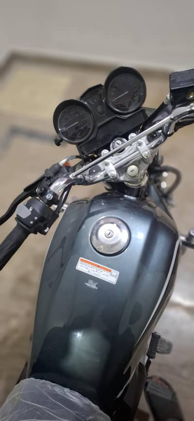 Yamaha YB 125z For sale 10/10 condition only whatsapp