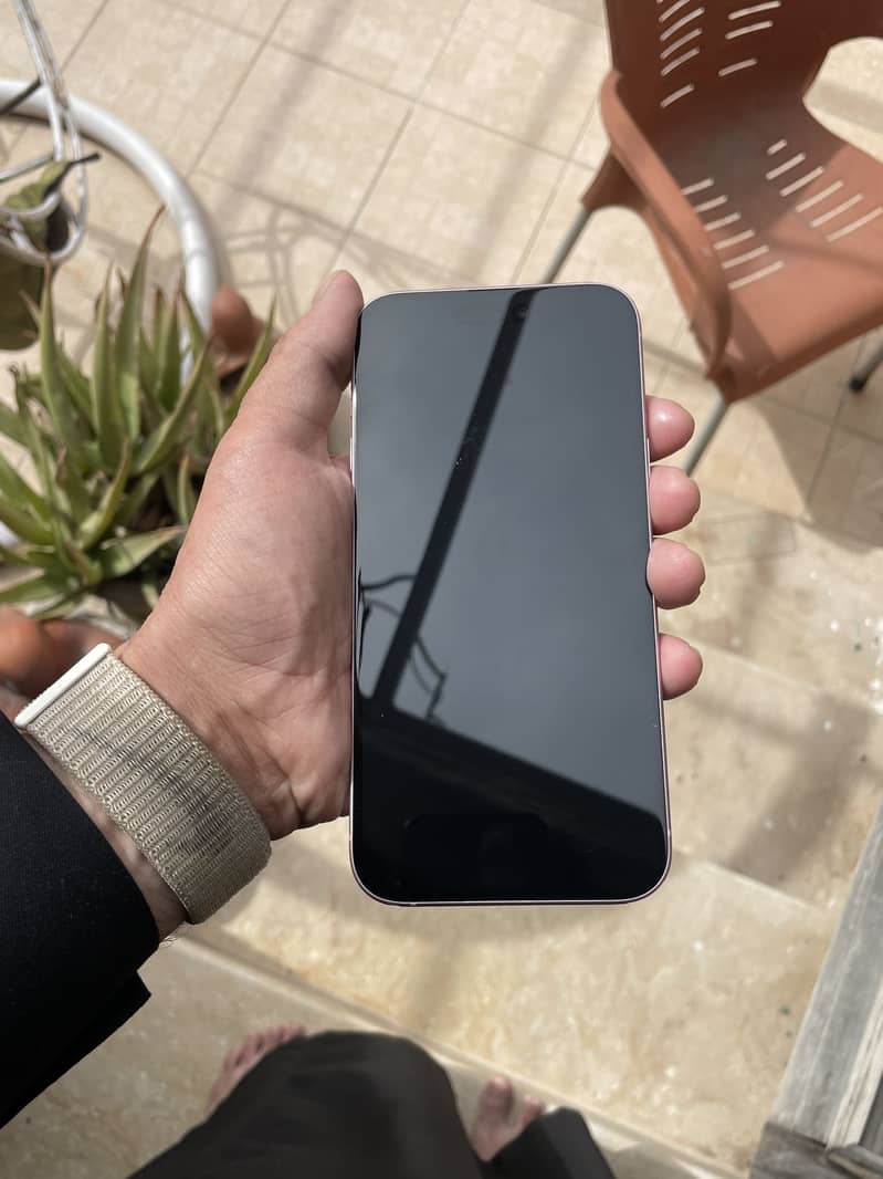 iPhone 15 Plus 4