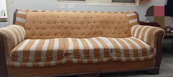 7 seater Sofa with free loose cover