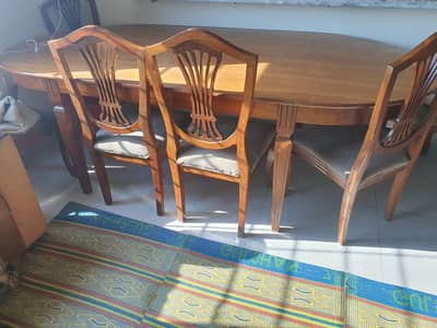 dinning table with 6 chairs