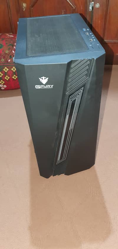 i5 4th gen, 16 GB RAM, 80 GB SSD, 500 HHD, GTX 1080 CARD, and Gaming