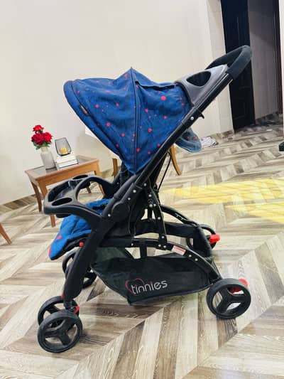 Tinnies stroller just like new