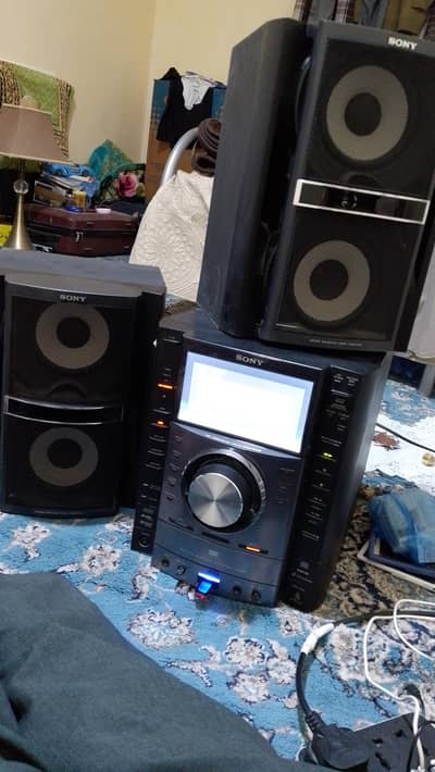 Samsung homethetr  available  hy