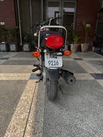 Honda 125 Red 2020 10/10 condition