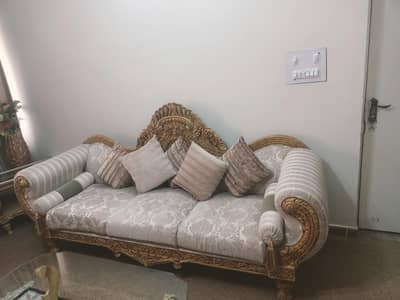 Almost New Condition 7 Seater (3+2+1+1) Chinioti Sheeshum Sofa