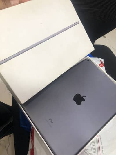 IPAD AIR 3 64 GB screen broken