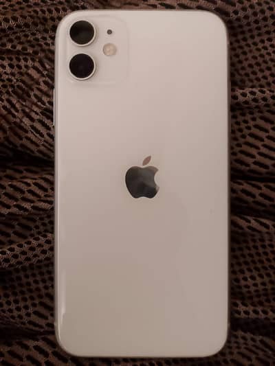 iphone 11 white color 10/10 Conditon factory unlocked esim active