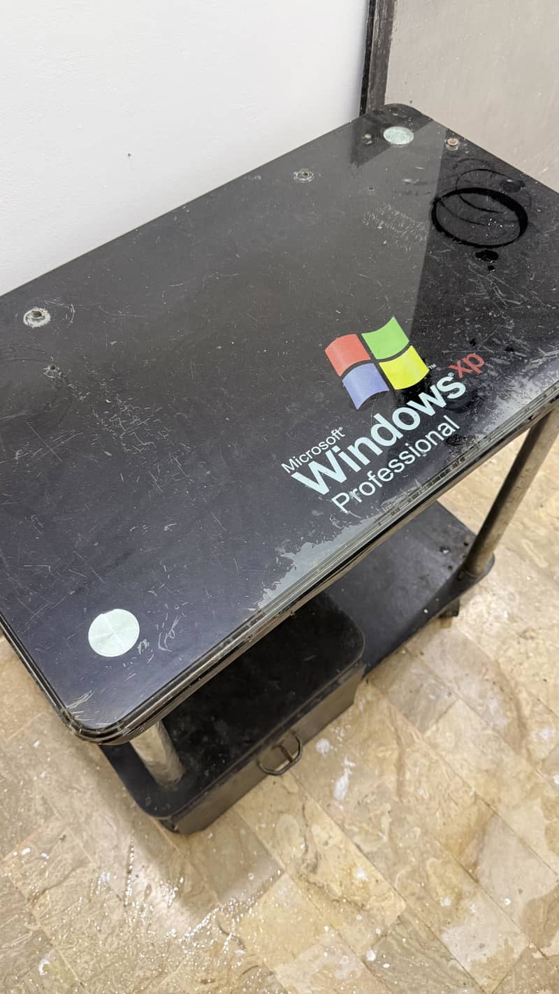 Computer/laptop/study table 0