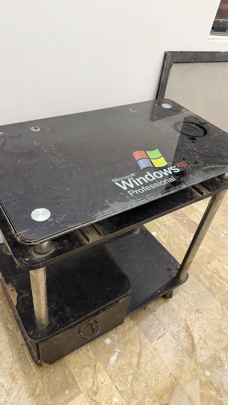 Computer/laptop/study table 2