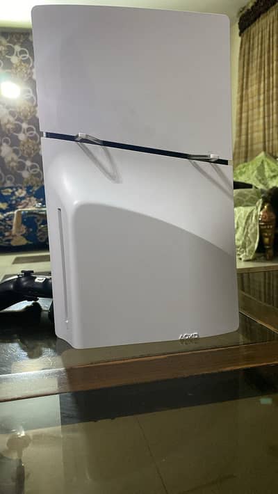 Sony PS5 1TB Slim Disc – 2 Controllers – 2 Months Used