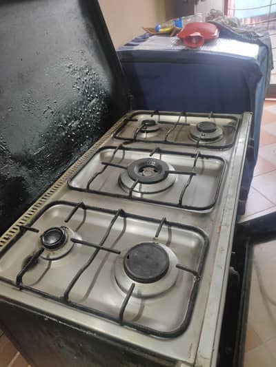 Ambassador Cooking Range – 5 Burner (Used), Minor repairs needed.