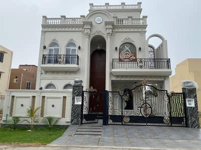 Prime Location House Spread Over 10 Marla In Citi Housing Society Available