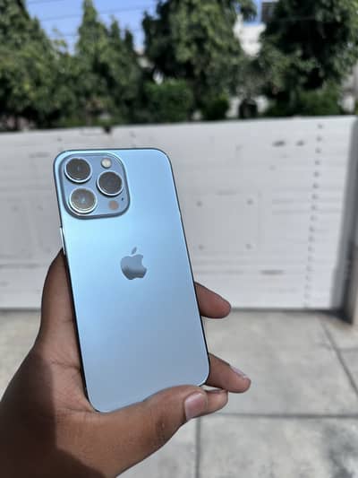 IPhone 13 Pro ( Factory unlock )