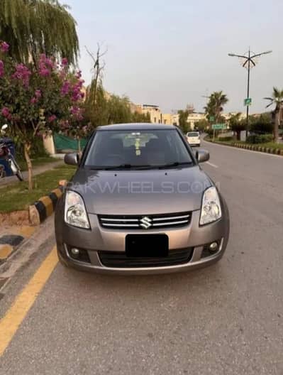 Suzuki Swift (Dlx) 2010 model.