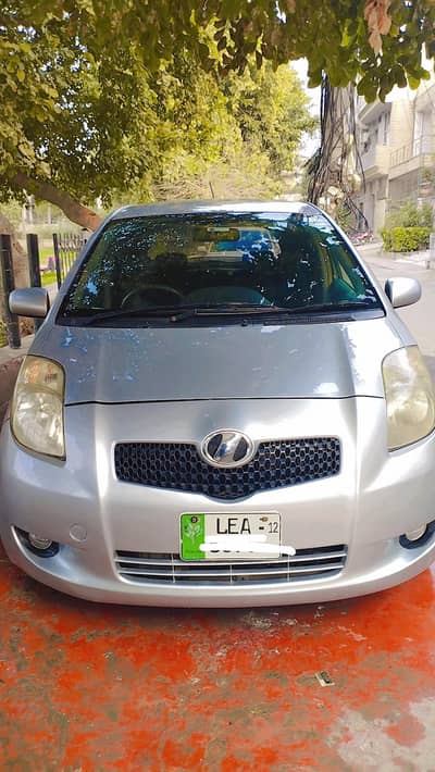 Toyota vitz 1000 cc