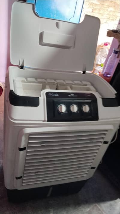 brand new colrel only one Year used