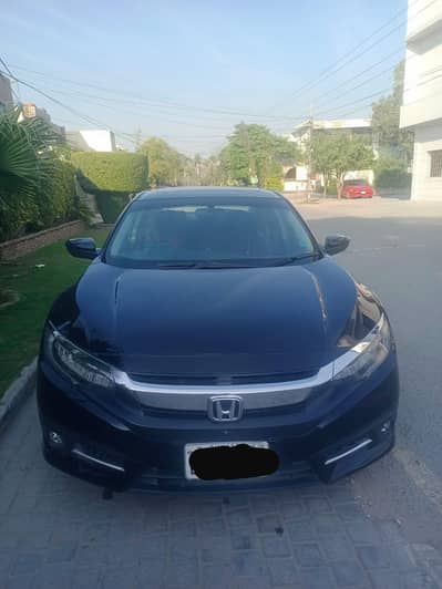 1pic ki touching ha R side ke darwzea tora sa paint ha