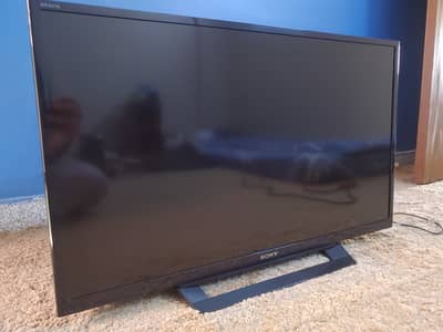 Sony bravia 32 inch LED Contact No: 03472638901