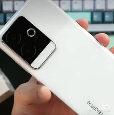 Realme GT 6 (China Model) – 12GB / 256GB – Snapdragon 8 Gen 3