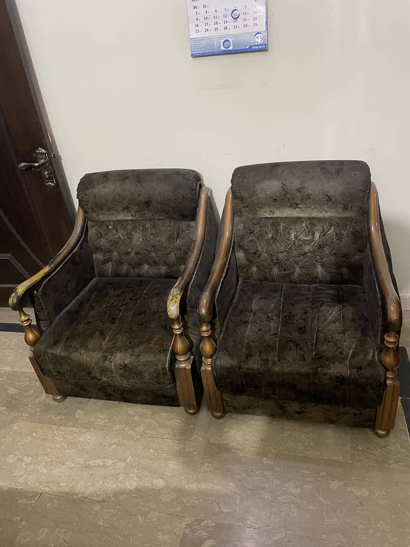 Gud Quality Single Sofa 2 Single Sofas. 0