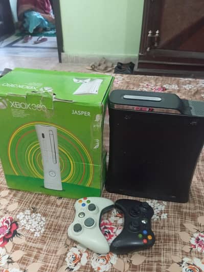 Xbox 360 Console with 2 controllers