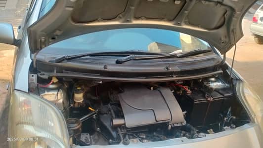 TOYOTA VITZ NEED A POILET