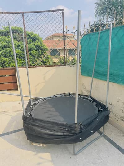 baby cot & trampoline