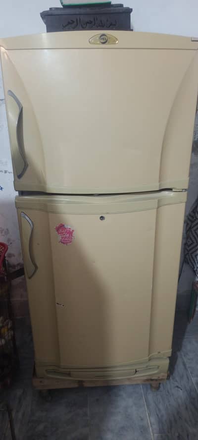 a good PEL refrigerator for sale in FSD. 03454514399