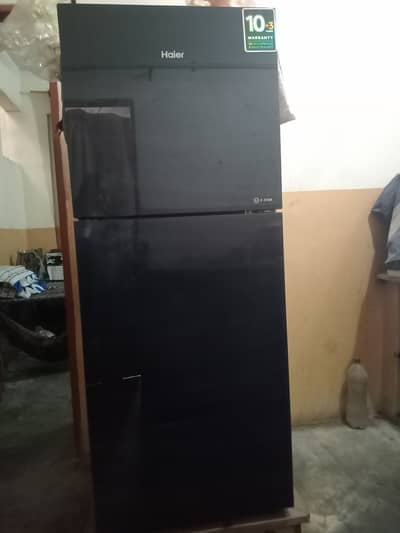 Haier HRF 306EPB big size refrigerator 306L Black Glass like new