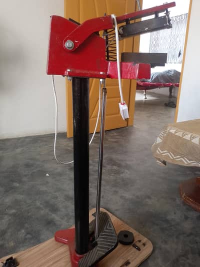 pedal sealer machine