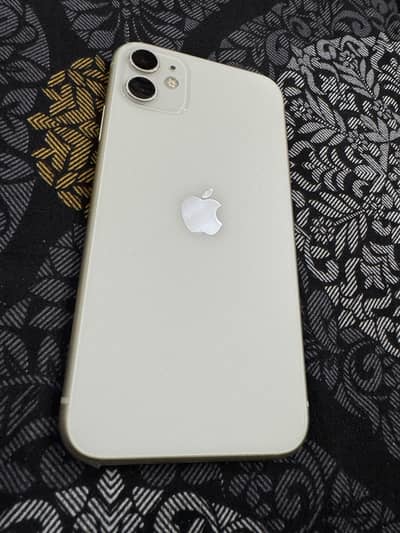 Iphone 11 with box 10/10