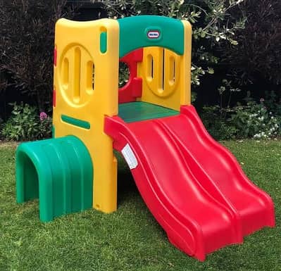 Double slide with a tunnel