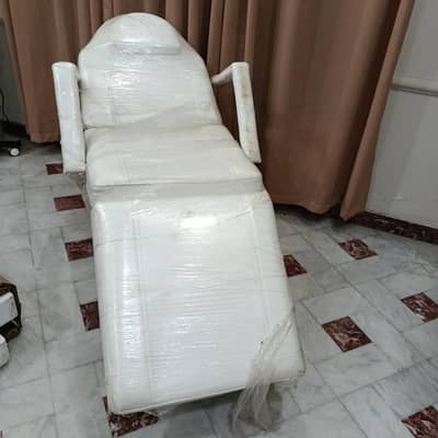 Furniture Hardware Highly Comfortable Facial Bed