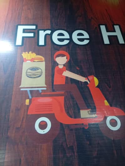 mujhy pizza baite ki shop k liye chef and halpar and dlevry boye ki zr