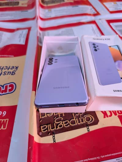 Samsung Galaxy a32 6gb 128gb with box