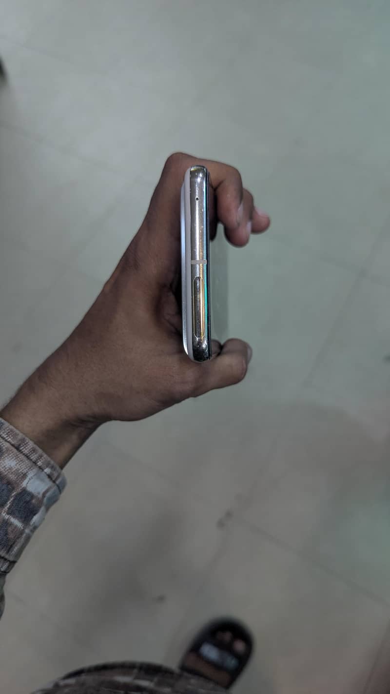 Google Pixel 8 pro 2