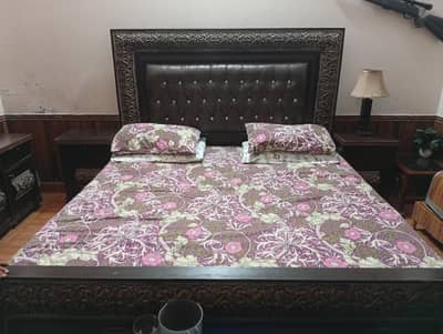 5 years used complete bed set