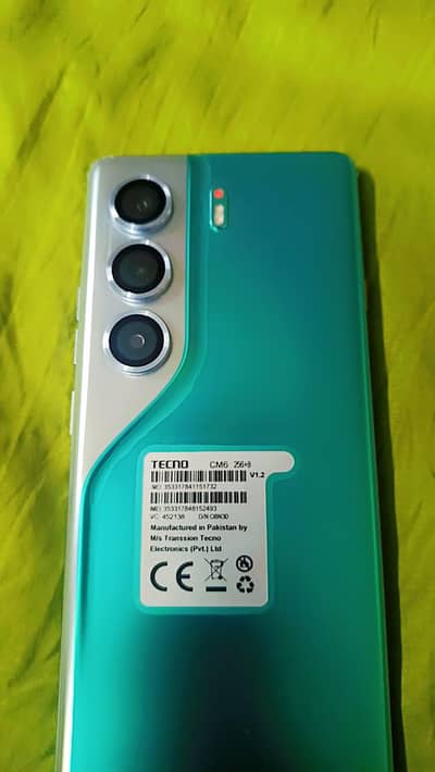 Selling Camon 40 pro pack