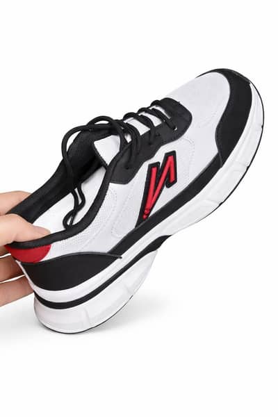 “Stylish Sports Shoes – Like New – Comfortable Running Shoes”