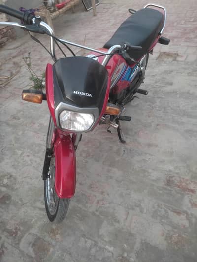 Honda Cd 70cc Dream. Whatsapp. O3O85831111