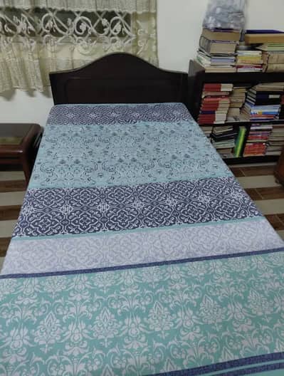 Selling 2 single beds / Bed pair