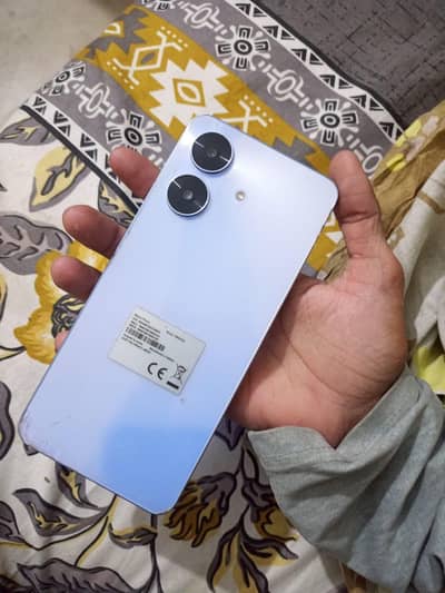 Good Condition like new 4+4/64