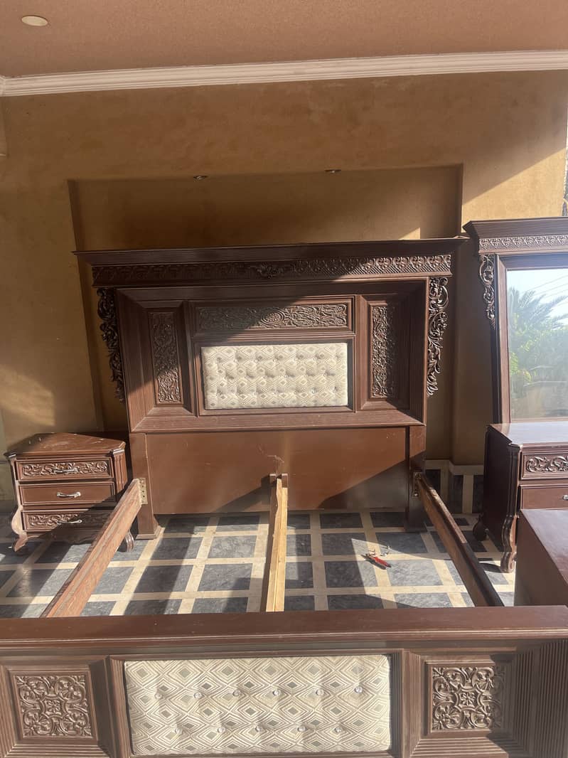 Bed set dressing table 4