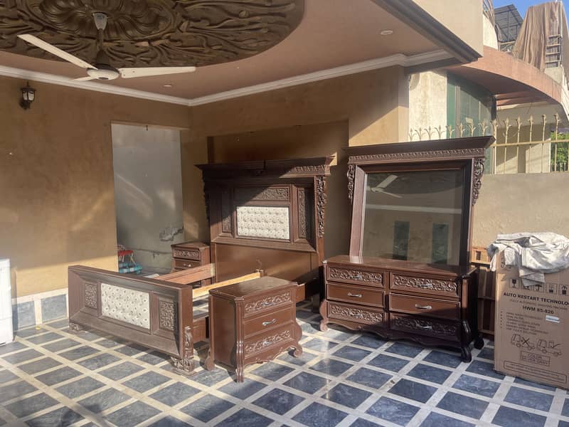 Bed set dressing table 5