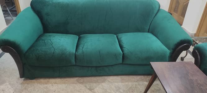 Brand new poshish in emerald green color that makes your home vibrant